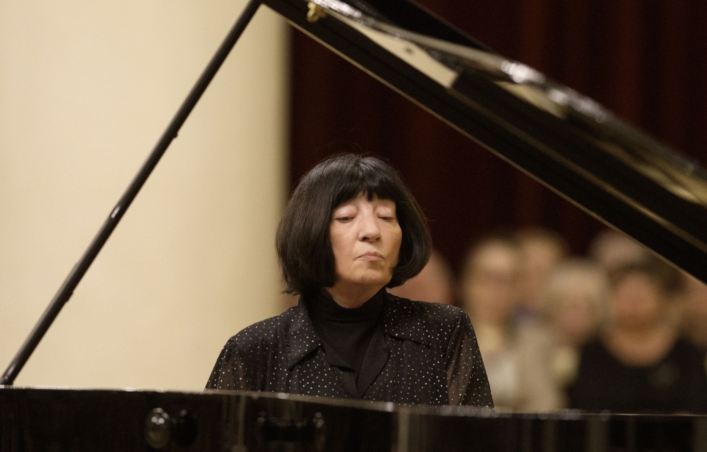 Элисо Вирсаладзе в Большом зале Петербургской филармонии. Фото: Стас Левшин.