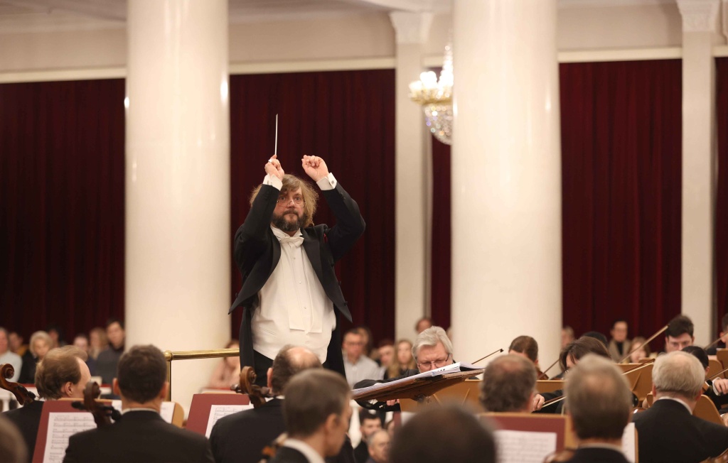 Концерт входит в программу абонемента «(Не)Знакомый Шостакович».