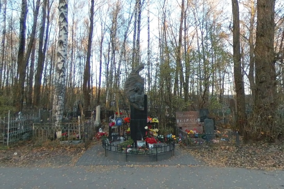 Богословское кладбище. Могила Виктора Цоя. Google maps