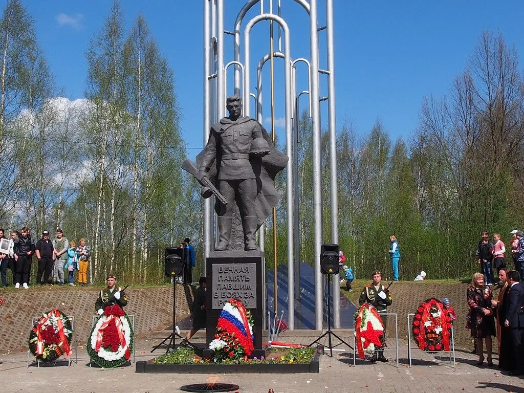 Памятник «Неизвестному солдату» в посёлке Невская Дубровка. Правообладатель: Администрация МО «Дубровское городское поселение», modubrovka.ru. Памятник «Неизвестному солдату» в посёлке Невская Дубровка. Правообладатель: Администрация МО «Дубровское городское поселение», modubrovka.ru.