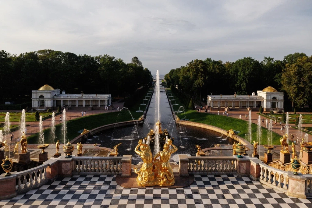 Большой Каскад Петергофского дворца. Большой Каскад Петергофского дворца.