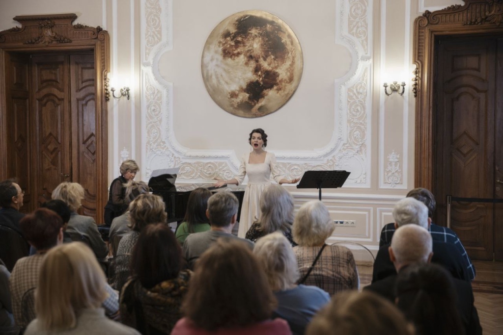 Правообладатель: театр им. Ф.И. Шаляпина.