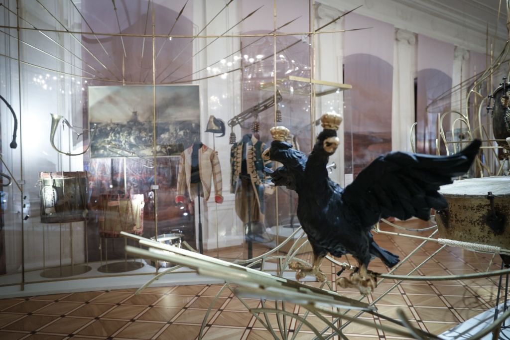 В контексте экспозиции музыкальные инструменты рассматриваются как участники битв и трофеи памятных сражений. 