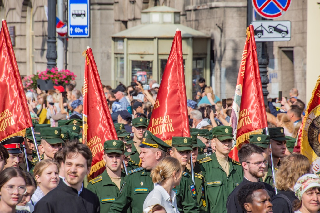 Общегородской праздничный крестный ход. Фото: Ирина Иванова.