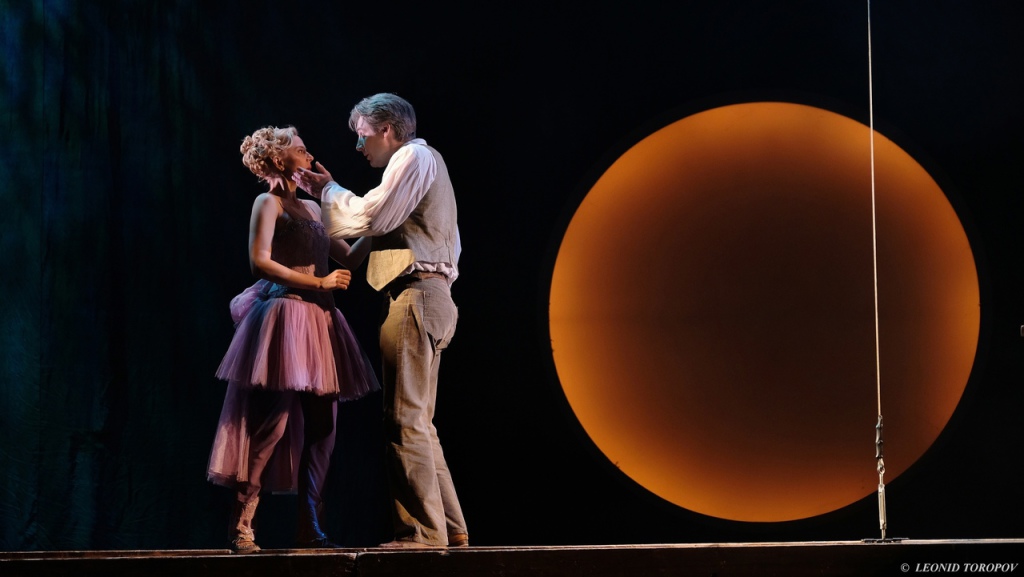 Фото: vk.com/akimovkomedia / Леонид Топоров. Правообладатель: Театр Комедии им. Н.П. Акимова. Фото: vk.com/akimovkomedia / Леонид Топоров.