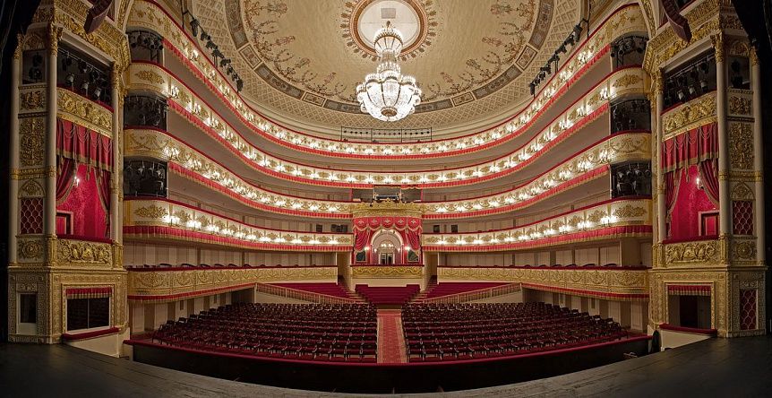 Итальянский оперный коллектив выступал под управлением Антонио Казасси в здании Александринского театра. Фото: alexandrinsky.ru