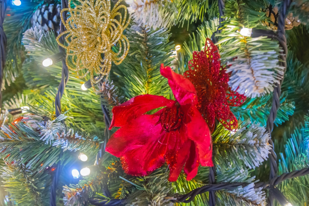 Новогоднее украшение елки. Фото: Ирина Иванова.