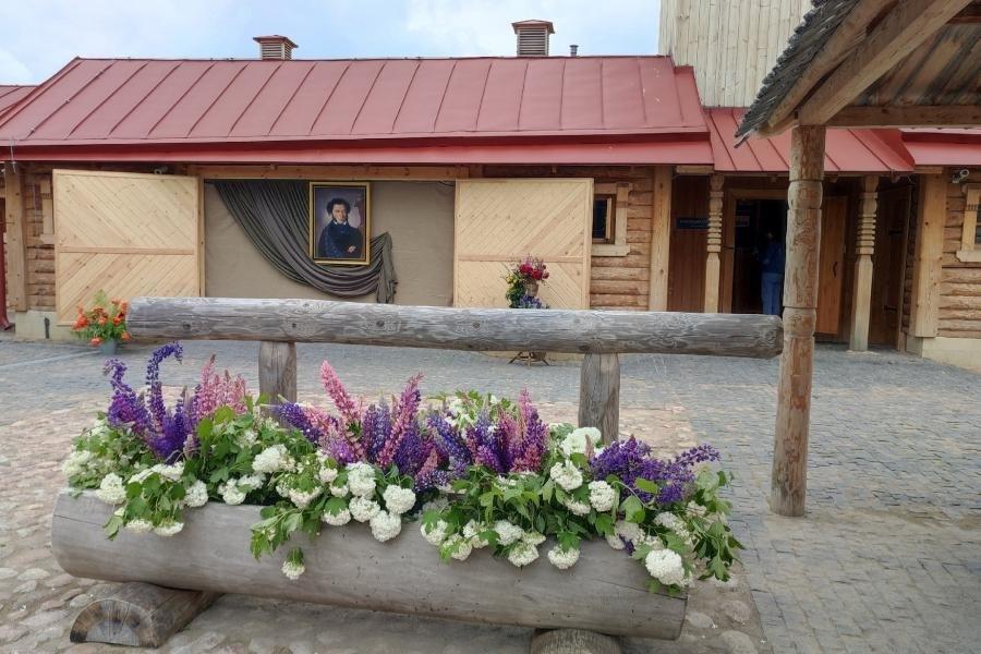Музей «Дом станционного смотрителя» (Гатчинский округ, деревня Выра). Музей «Дом станционного смотрителя» (Гатчинский округ, деревня Выра).