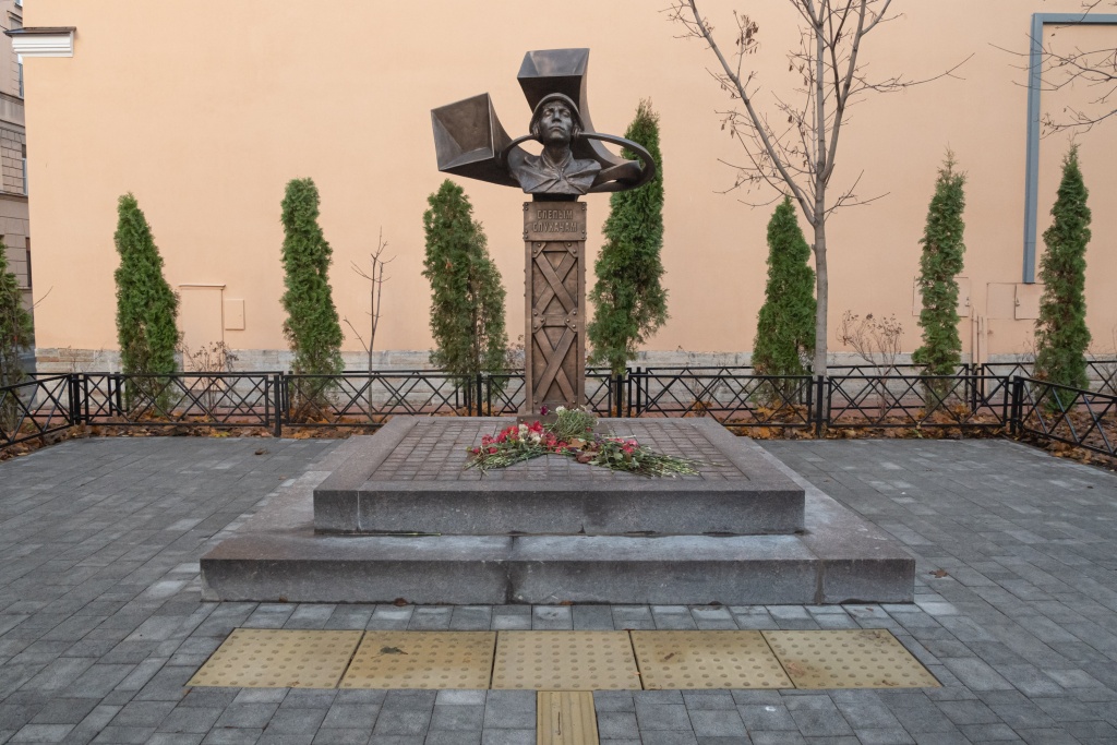 Сквер Слепых Слухачей. Фото: Ирина Иванова.