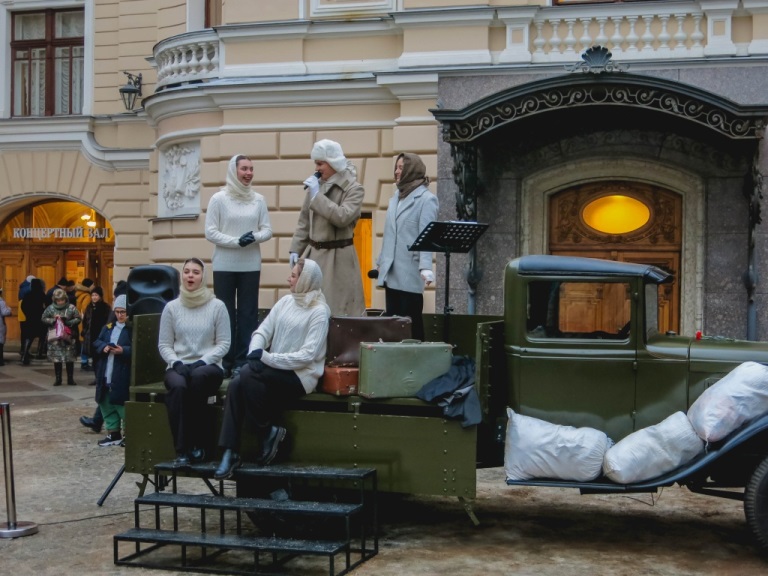 Мероприятие в Парадном дворе Капеллы ко Дню полного освобождения Ленинграда от фашистской блокады. Фото: Ирина Иванова. Источник:spbcult.ru. Правообладатель: Институт культурных программ. 