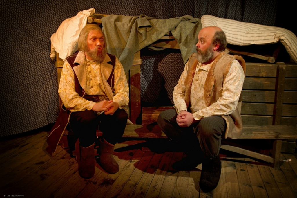 Иван Кожевников в роли Луки в спектакле «На дне». Правообладатель: Театр Дождей.