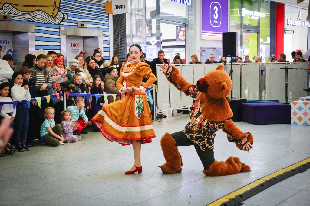 Правообладатель: «Охта Молл».