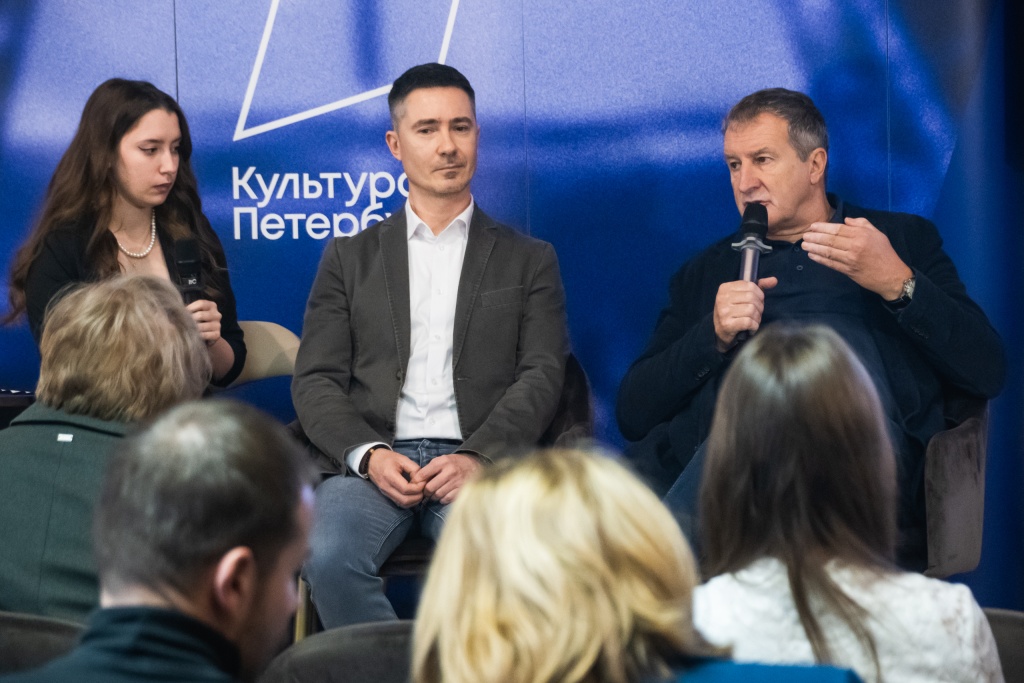 Выступает Деян Савич. Фото: Ирина Иванова. Правообладатель: Институт культурных программ. Сербия Деян Савич 2025 Ирина Иванова-9974.jpg