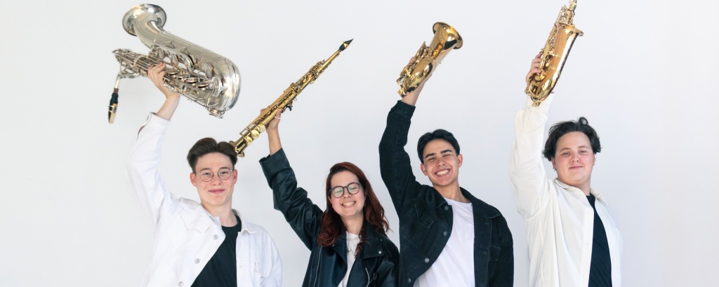 httpsvk.comgameofsaxesq.jpg