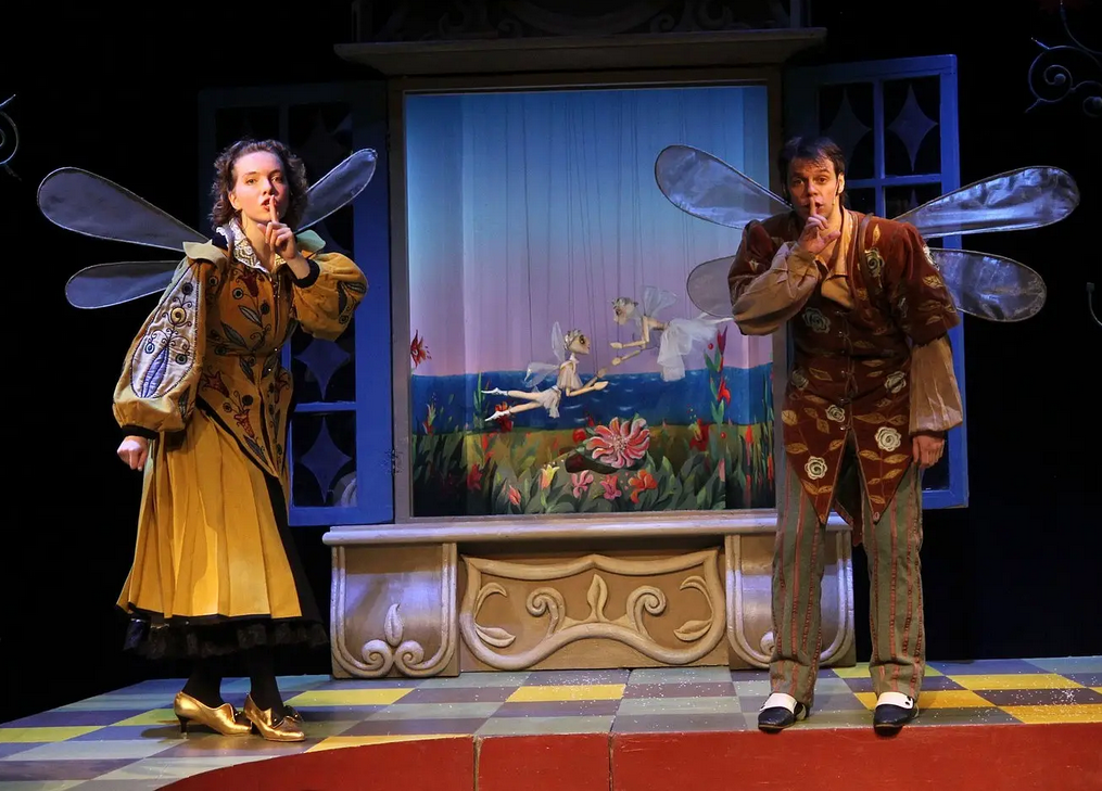 Источник: teatrskazki.spb.ru. Правообладатель: Кукольный театр сказки. Screenshot 2025-05-30 at 15-53-09 IMG_9599-gal.jpg (Изображение WEBP 1580 × 1060 пикселей) — Масштабированное (77_).png