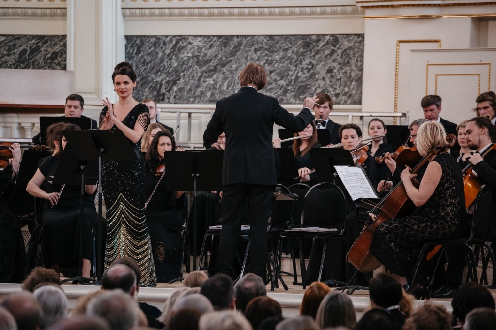 Оперные солисты Музыкального театра имени Шаляпина исполнят арии и ансамбли из опер Римского-Корсакова. 