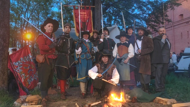 Студия европейского историко-сценического фехтования «Силуэт». Источник: vk.com/hemaexhibit. Правообладатель: vk.com/hemaexhibit. 