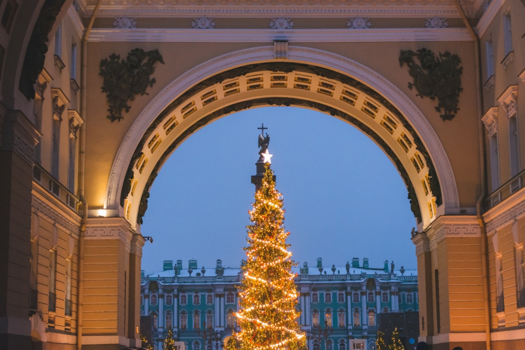 Елка на Дворцовой площади. (Новый год 2023/4). Фото: Ирина Иванова. Елка на Дворцовой площади. (Новый год 2023/4). Фото: Ирина Иванова.
