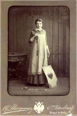 Фото: www.liveinternet.ru/community/2388150/post73232249 / Мария Савина в роли Верочки «Месяц в деревне», 1879 г.