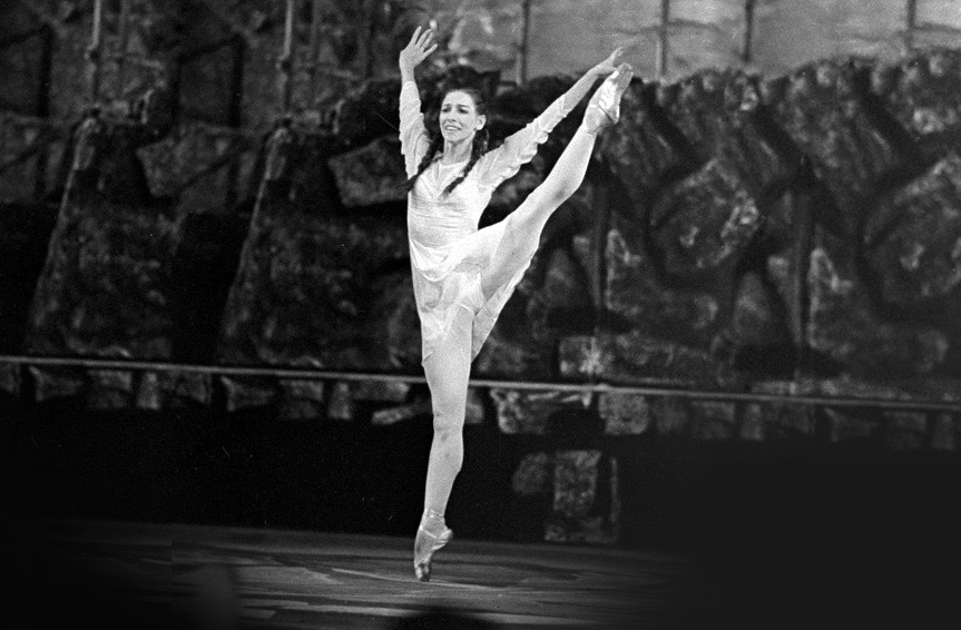 Наталья Макарова в роли Асият. Мариинский театр. Фото П. Боярова, 1968