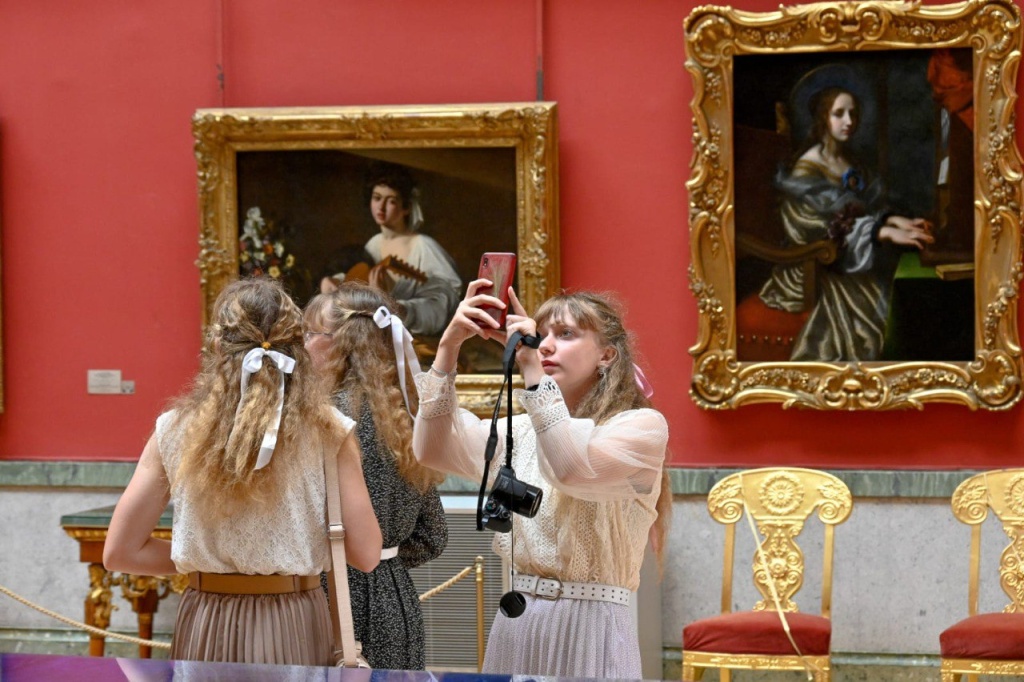 Автор лучшей публикации получит статус эрмитажного блогера на целый год. 