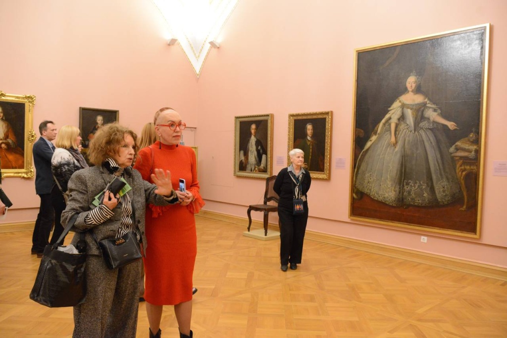 На выставке представлено почти все сохранившееся портретное наследие художника, дающее точное представление о творческой манере Вишнякова-портретиста. 