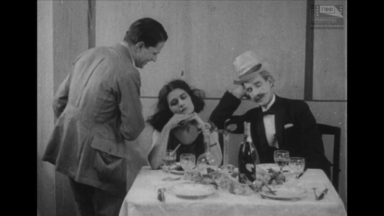 Кадр из фильма «Париж уснул» (1923, Франция). Фото: vkadrefest.ru. Правообладатель: vkadrefest.ru. Кадр из фильма «Париж уснул» (1923, Франция). Фото: vkadrefest.ru. Правообладатель: vkadrefest.ru.