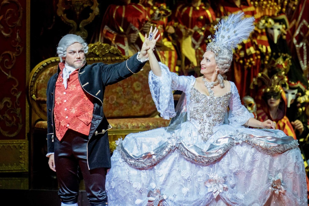 «Сказки Гофмана» в постановке «Самара оперы». 