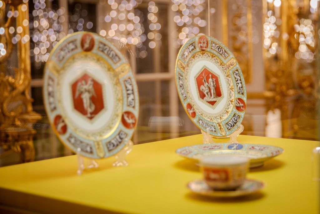 «Дары Клуба друзей».