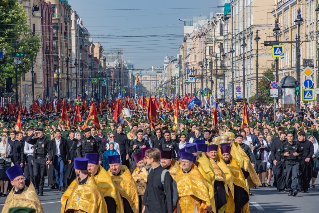 Крестный ход по Невскому проспекту. Фото: Ирина Иванова. Правообладатель: Институт культурных программ. Крестный ход 2024. Фото - Ирина Иванова-0590.jpg