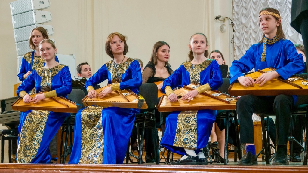 «Гуслей серебристый перезвон». «Гуслей серебристый перезвон».