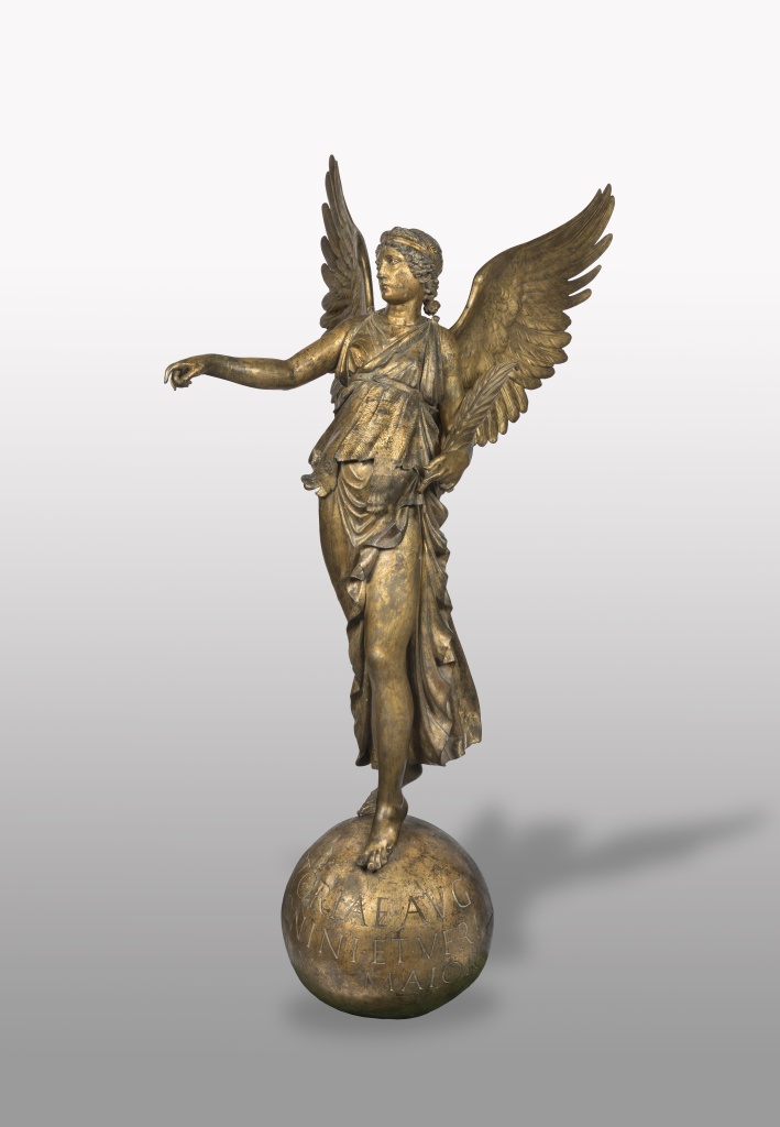 В центре сюжета – история античной скульптуры, случайно обнаруженной в 1836 году на севере Италии, в селении Кальватоне. 