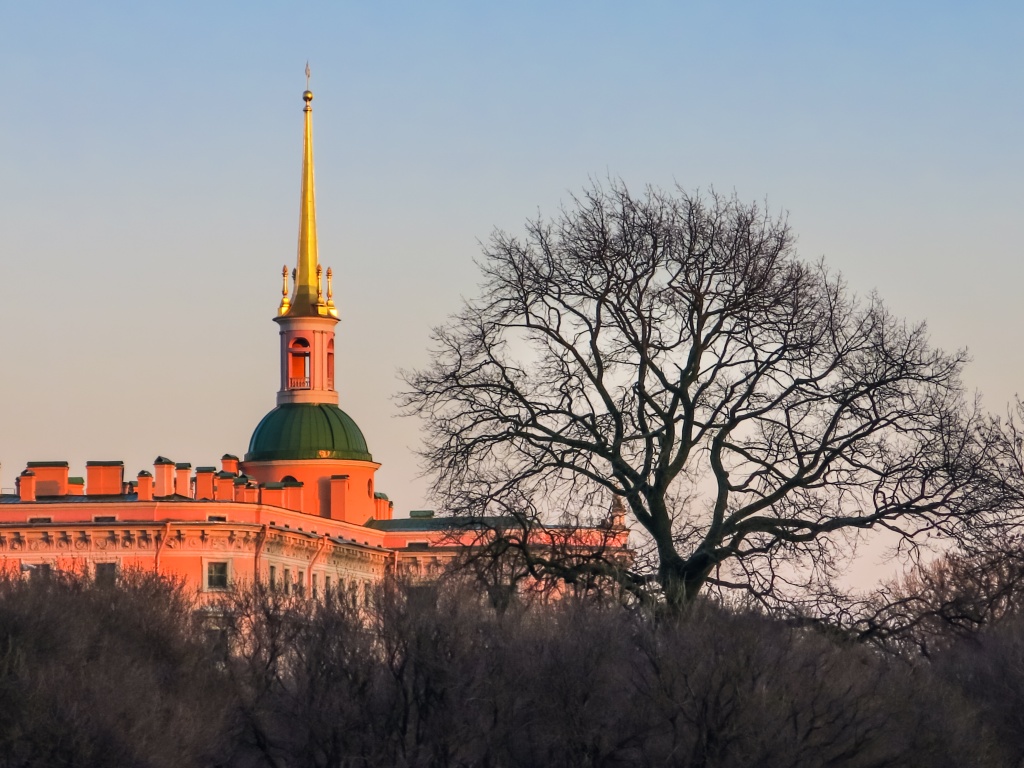 Инженерный замок (Михайловский замок). Фото: Ирина Иванова. Правообладатель: Институт культурных программ. Инженерный замок (Михайловский замок). Фото: Ирина Иванова.