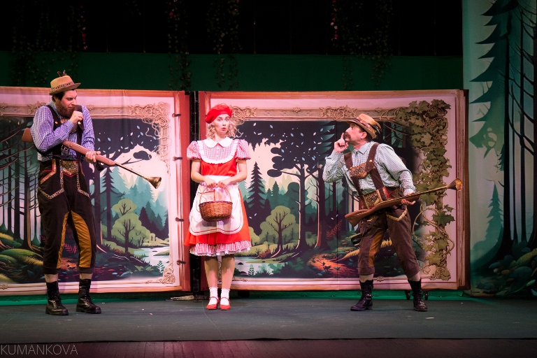 Смоленский камерный театр. Спектакль «Красная шапочка». Фото предоставлено пресс-службой фестиваля «Волшебный фонарик». Правообладатель: Оргкомитет фестиваля. 