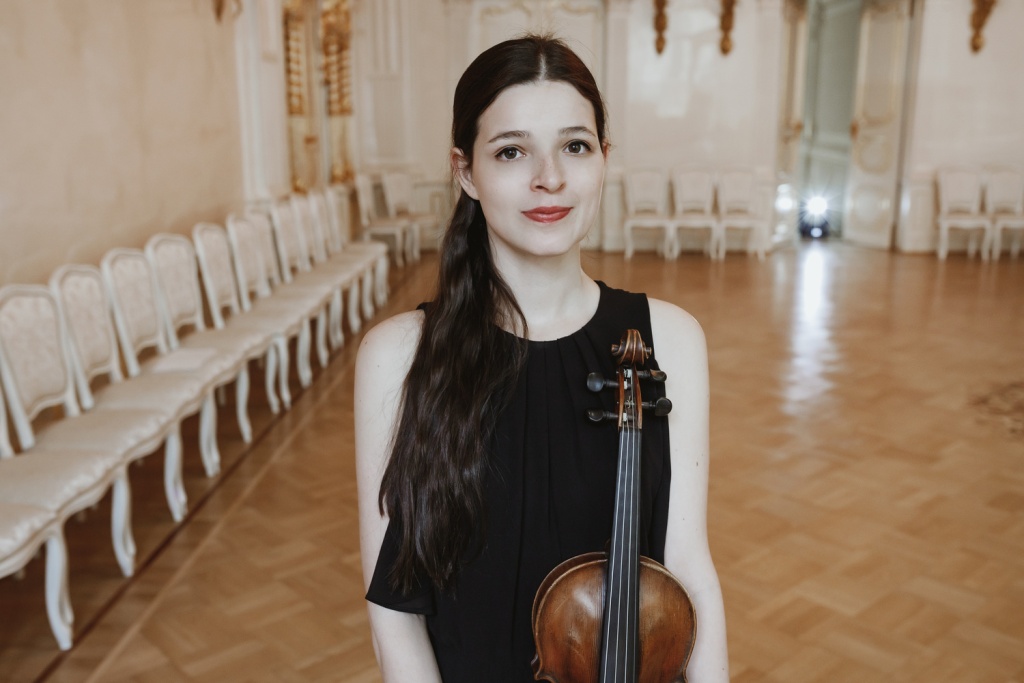 Полина Красовская, скрипка. Правообладатель: philharmonia.spb.ru. 63d128262380b.jpg