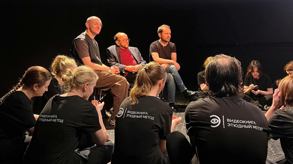 Мастер провел уроки актерского мастерства и мастер- классы.