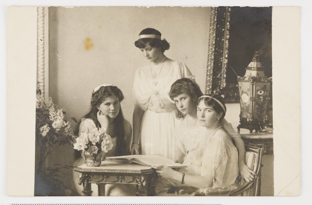 Неизвестный автор. Открытка. Портрет великих княжон Марии Николаевны_ Татьяны Николаевны_ Анастасии Николаевны и Ольги Николаевны.