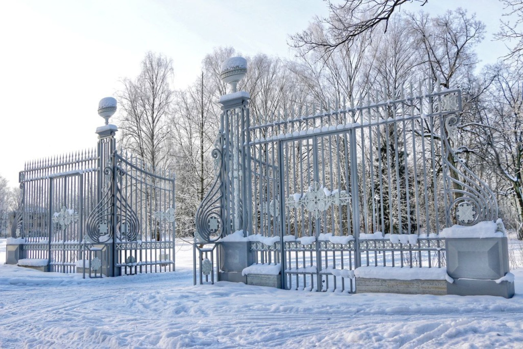 После многолетнего отсутствия объект обрел первоначальный облик и занял родное место у начала Ижорской дороги. После многолетнего отсутствия объект обрел первоначальный облик и занял родное место у начала Ижорской дороги.
