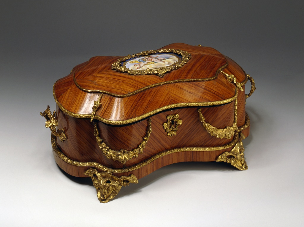 Коробка для свадебных подарков (corbeille de mariage). Западная Европа (?). Вторая половина XIX века. 