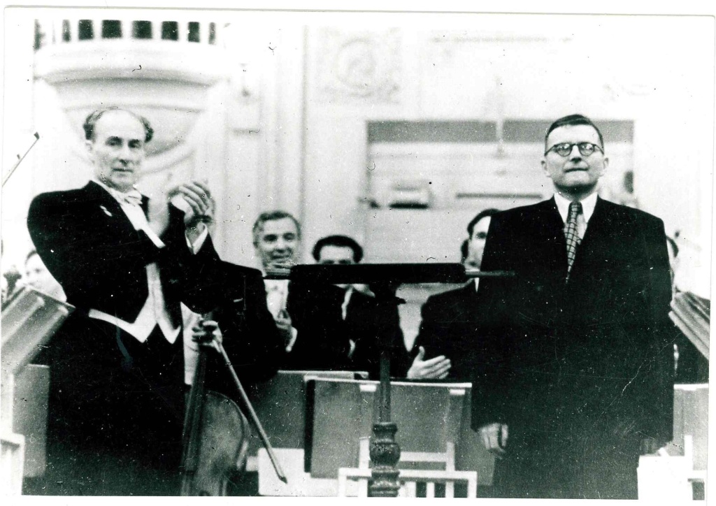 Евгений Мравинский после премьеры Десятой симфонии Шостаковича. 17 декабря 1953 года. Архив Санкт-Петербургской филармонии 