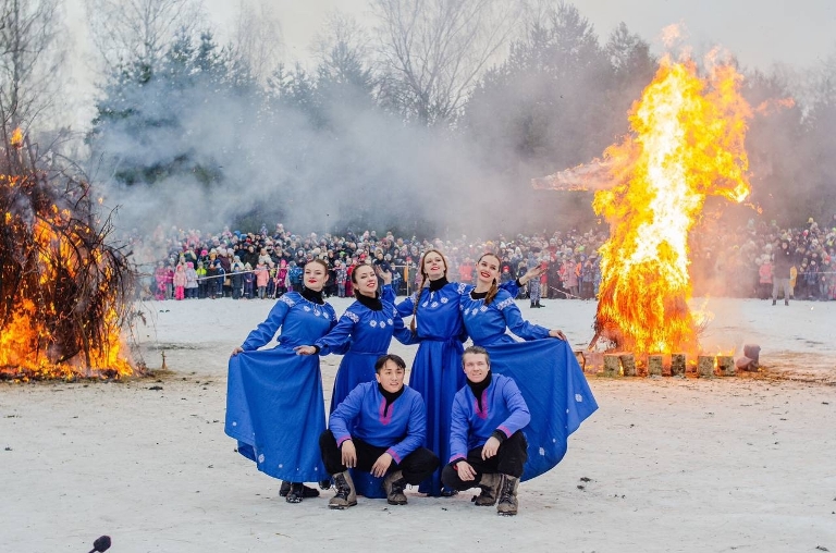 Народные гулянья «Шуми Масленица!» в ЦПКиО им. С.М. Кирова. Источник: vk.com/shumimaslenitsa. Правообладатель: vk.com/shumimaslenitsa.