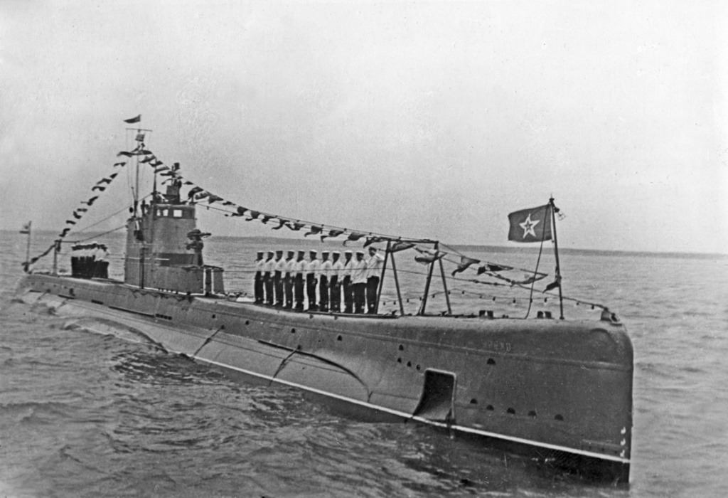 Подводная лодка на параде в День ВМФ. 24 июля 1939 г. Фото: navalmuseum.ru.