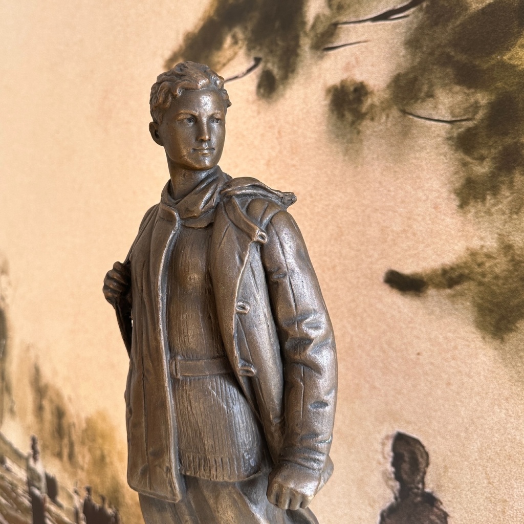 М. Манизер «Зоя Космодемьянская». 1942 г. Бронза. Правоообладатель: gmgs.ru. Whkz_cjKB8RXcHDh1hixHx-nooz7kFTLmasE3dinn9_cm7XQ_GXpE-7grBxInMOSeg9VuCCPm6O5JeWUjEbaZ5cS.jpg