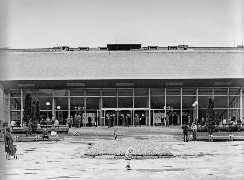 satirikon-theatre-1x.jpg