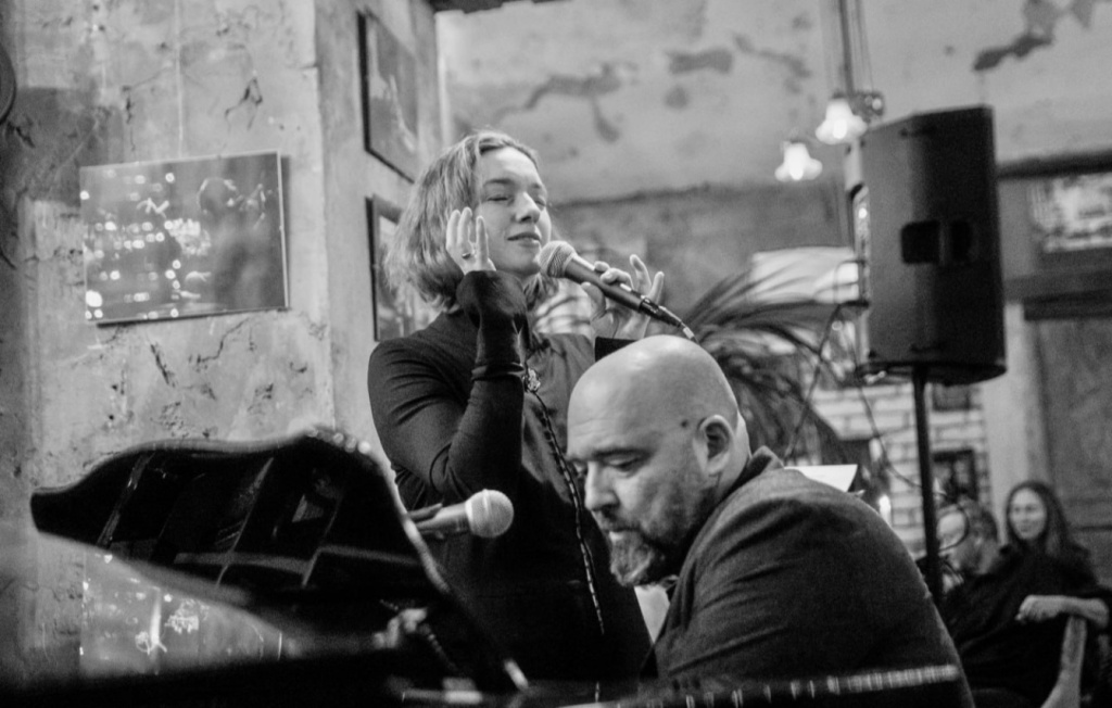 Чайковская и Добкин раскроют ту сторону Гладкова, которую обычно пропагандисты хорошего настроения прячут за скобками эфира.