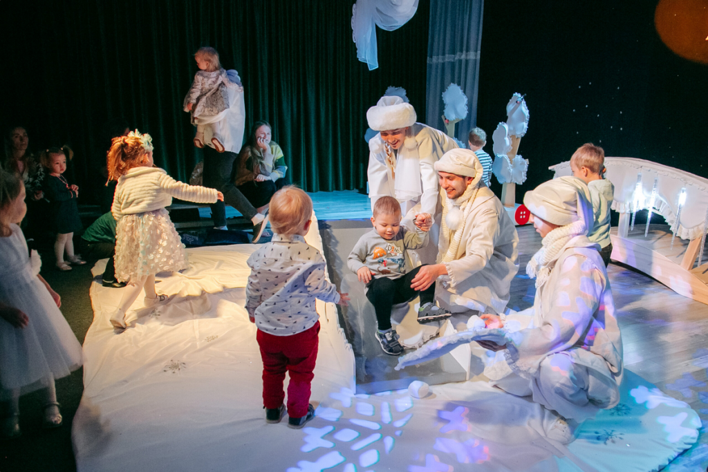 Фото: dachashalyapina.ru. Правообладатель: Театр «Фонарик». Screenshot 2025-11-18 at 12-07-07 Зимний вальс без слов! для детей от 1 5 до 5 лет в Фонарике.png