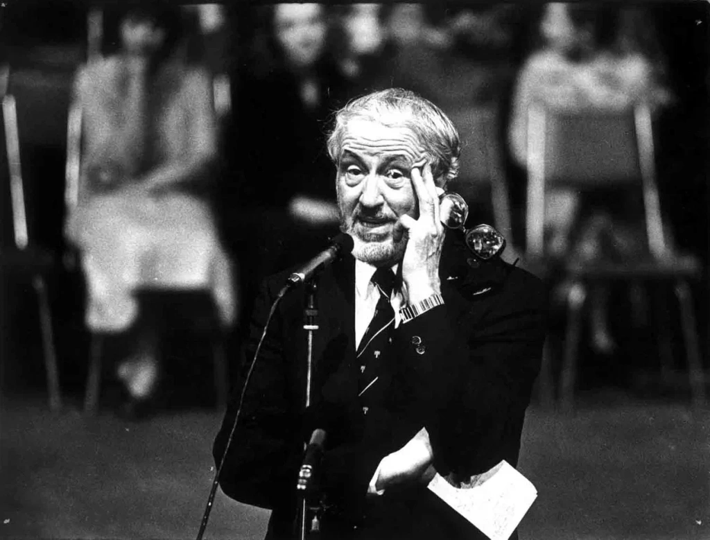 Зиновий Яковлевич Корогодский возглавлял Ленинградский ТЮЗ с 1962 по 1986 год, превратив его в одну из самых ярких и новаторских сценических площадок страны. ап