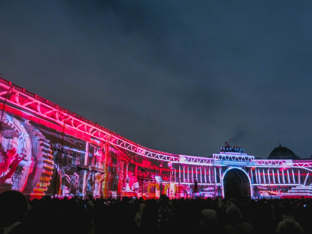 Театрализованная программа «Блокада. Помнить вечно» на Дворцовой площади. Фото: Ирина Иванова.