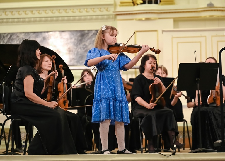 Фото заставки: Детский композиторско -исполнительский конкурс имени Андрея Петрова «Бывает всё на свете хорошо». Фото предоставлено пресс-службой Фонда композитора Андрея Петрова. Правообладатель: Фонд композитора Андрея Петрова.