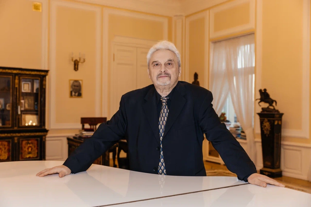 Юрий Александров.